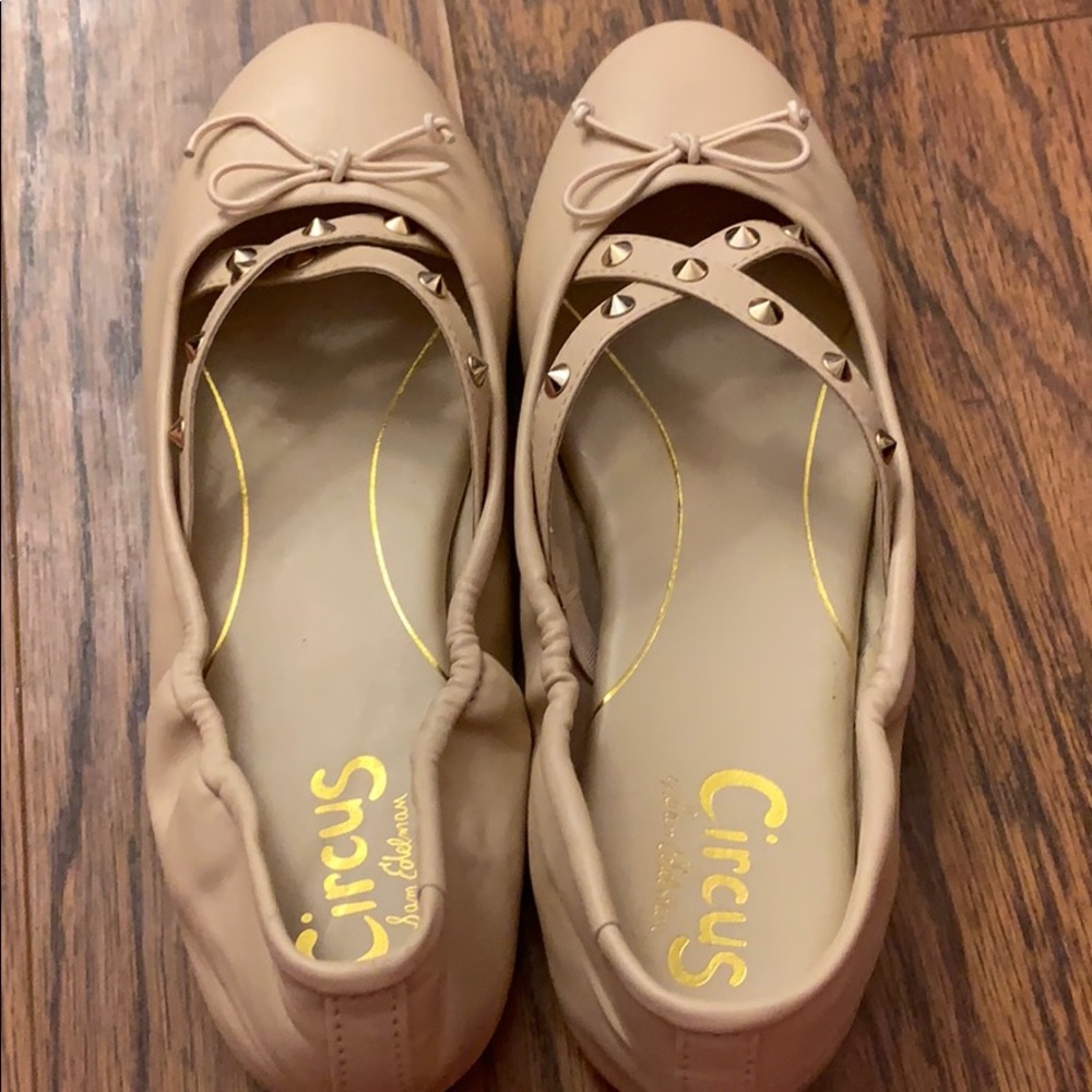 Shoes - Picture 2 of 6